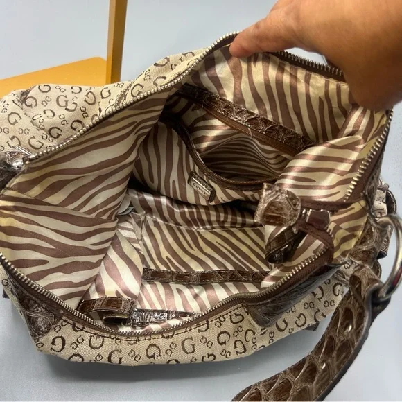 Vintage Guess  Beige & Brown Logo Hobo with Croc-Embossed Trim - Picture 6 of 16